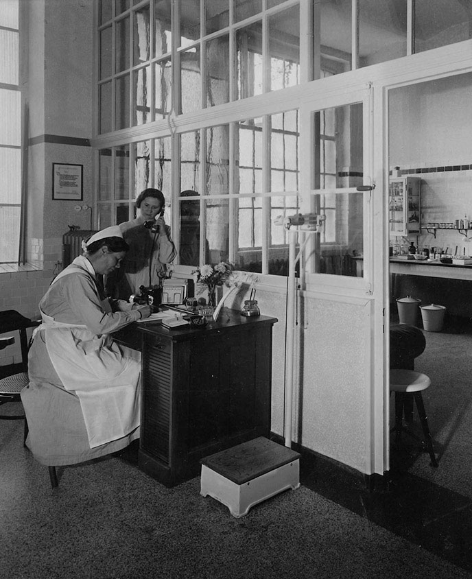 Bandage room with staff Bandage room with staff