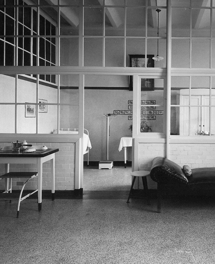 Bandage and sick room Bandage and sick room